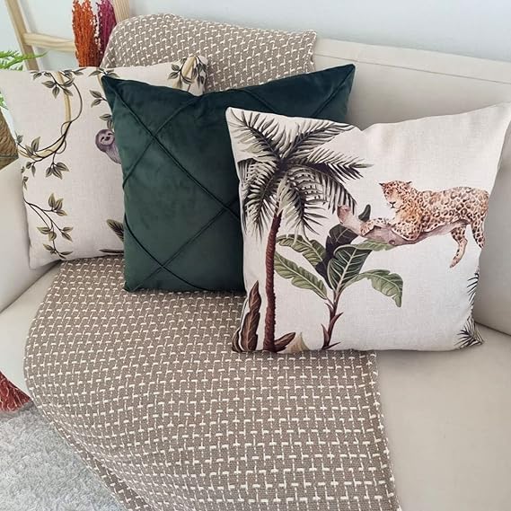 Kit 2 Capas de Almofadas Linho Luxo Decorativas Folhas Animais Amazonia 43x43cm